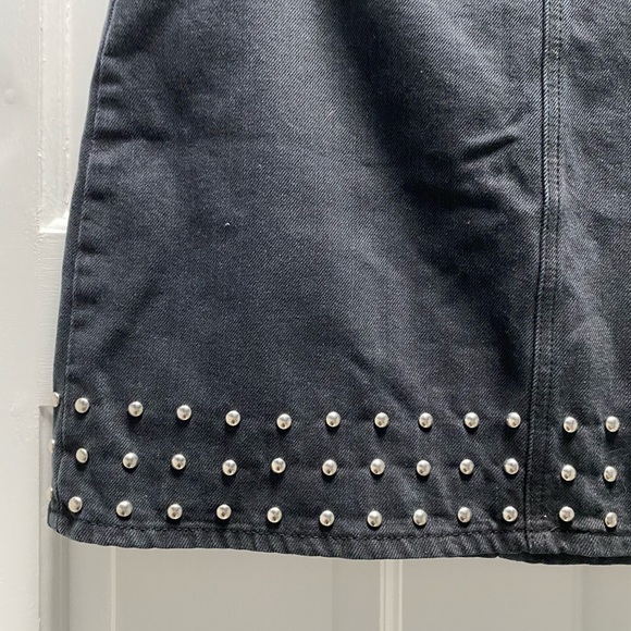 NEW! Studded black skirt - Picture 2 of 5